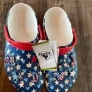 Crocs Clogs Patriotic Mickey Mouse Stars / Stripes Size 9/11 4th of july NWT